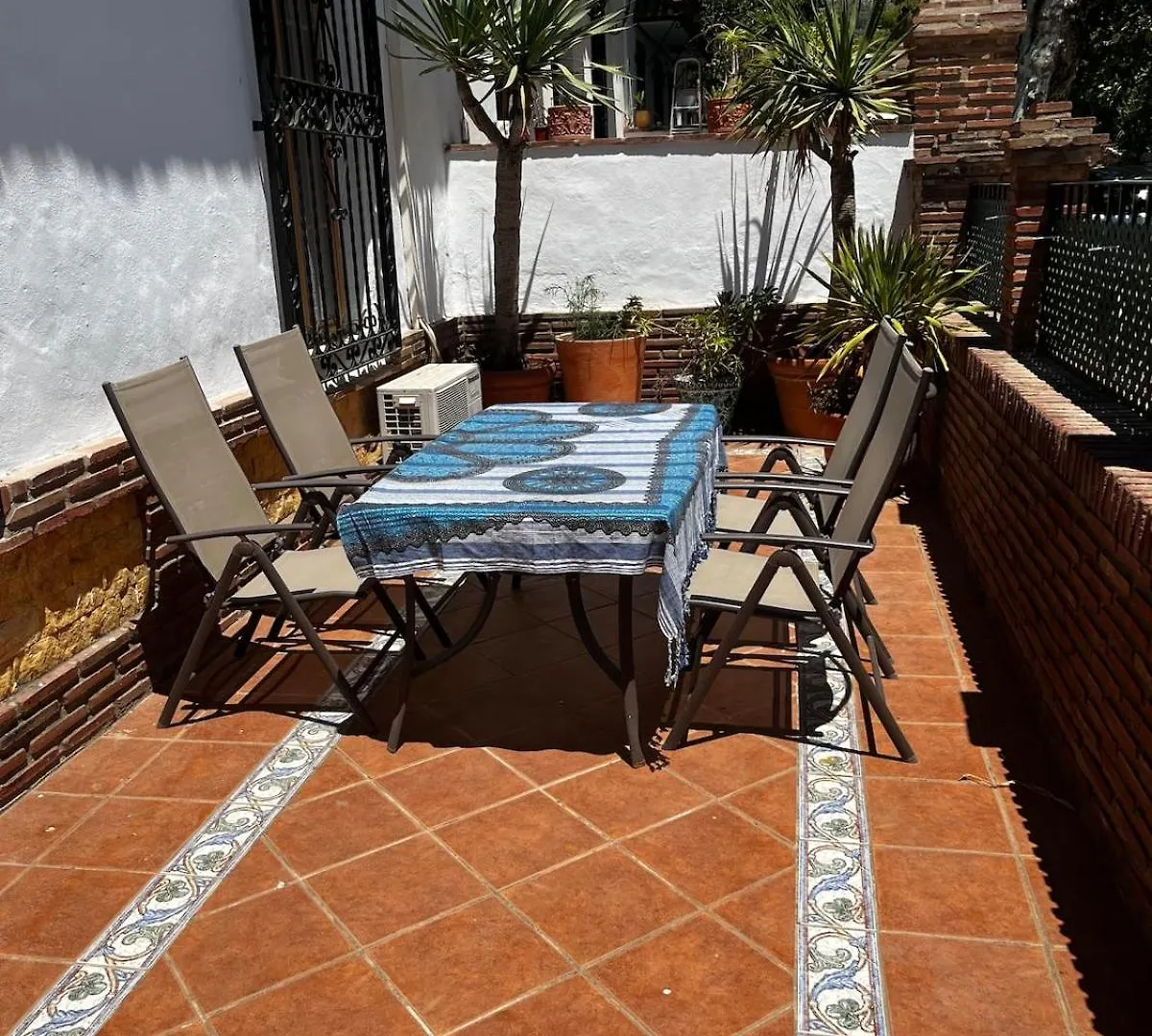 Gran Casa Cerca De La Playa Con 3 Dormitorios En Pedregalejo Málaga Vakantiehuis