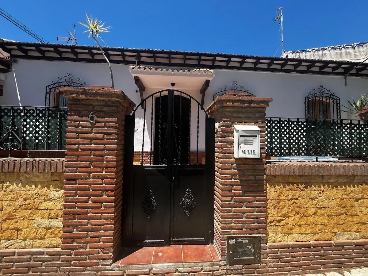Gran Casa Cerca De La Playa Con 3 Dormitorios En Pedregalejo Málaga Vakantiehuis