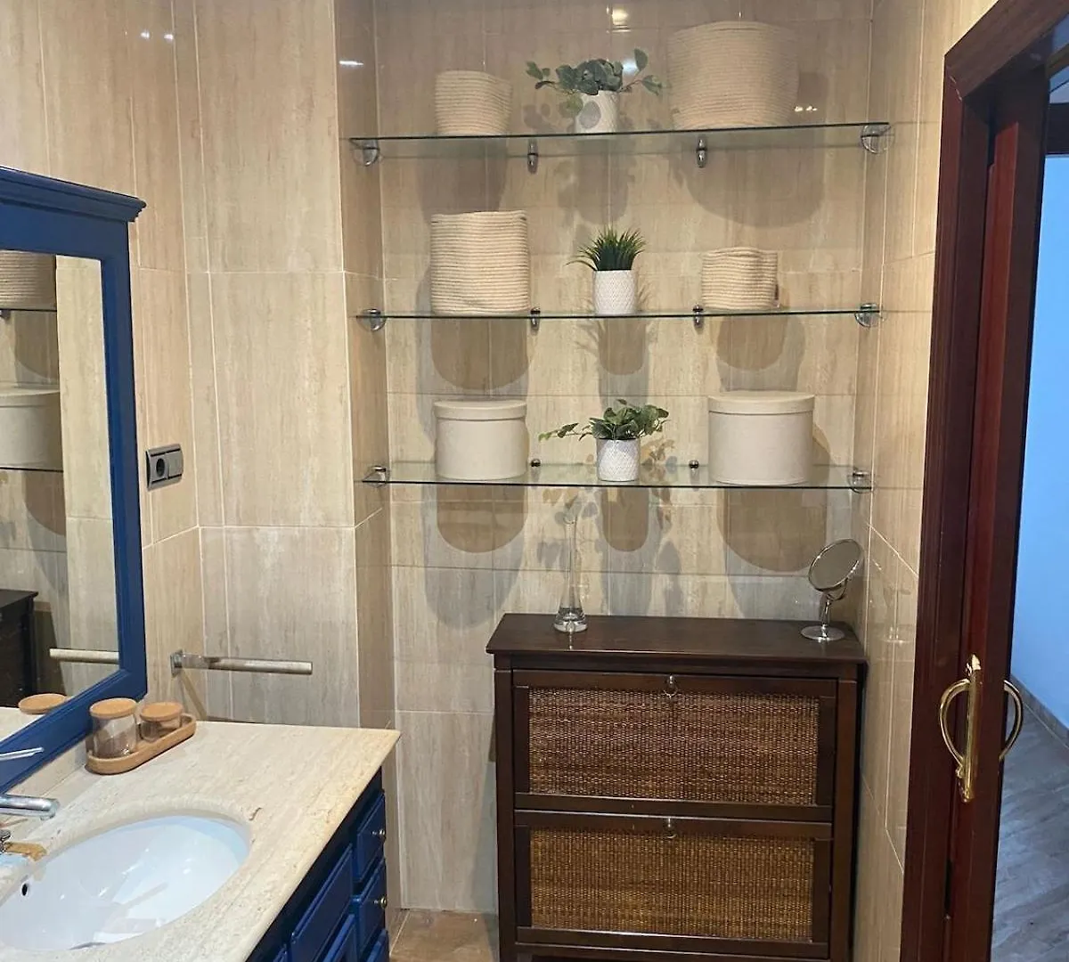 Gran Casa Cerca De La Playa Con 3 Dormitorios En Pedregalejo Málaga Vakantiehuis