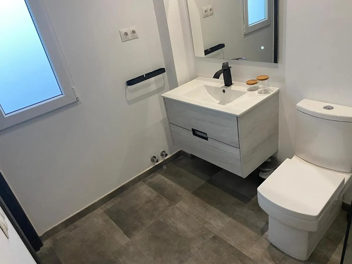 Gran Casa Cerca De La Playa Con 3 Dormitorios En Pedregalejo Malaga 0*,  Hiszpania